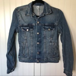 NWT H&M Medium Wash Denim Jacket